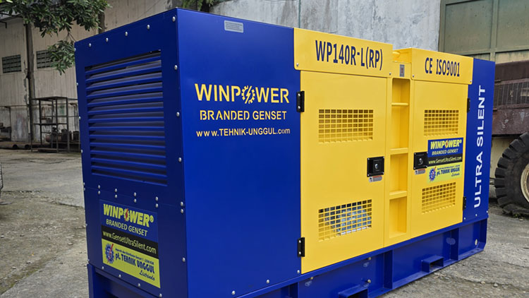 Genset digunakan sebagai sumber listrik untuk menerangi desa terpencil yang belum terjangkau jaringan listrik